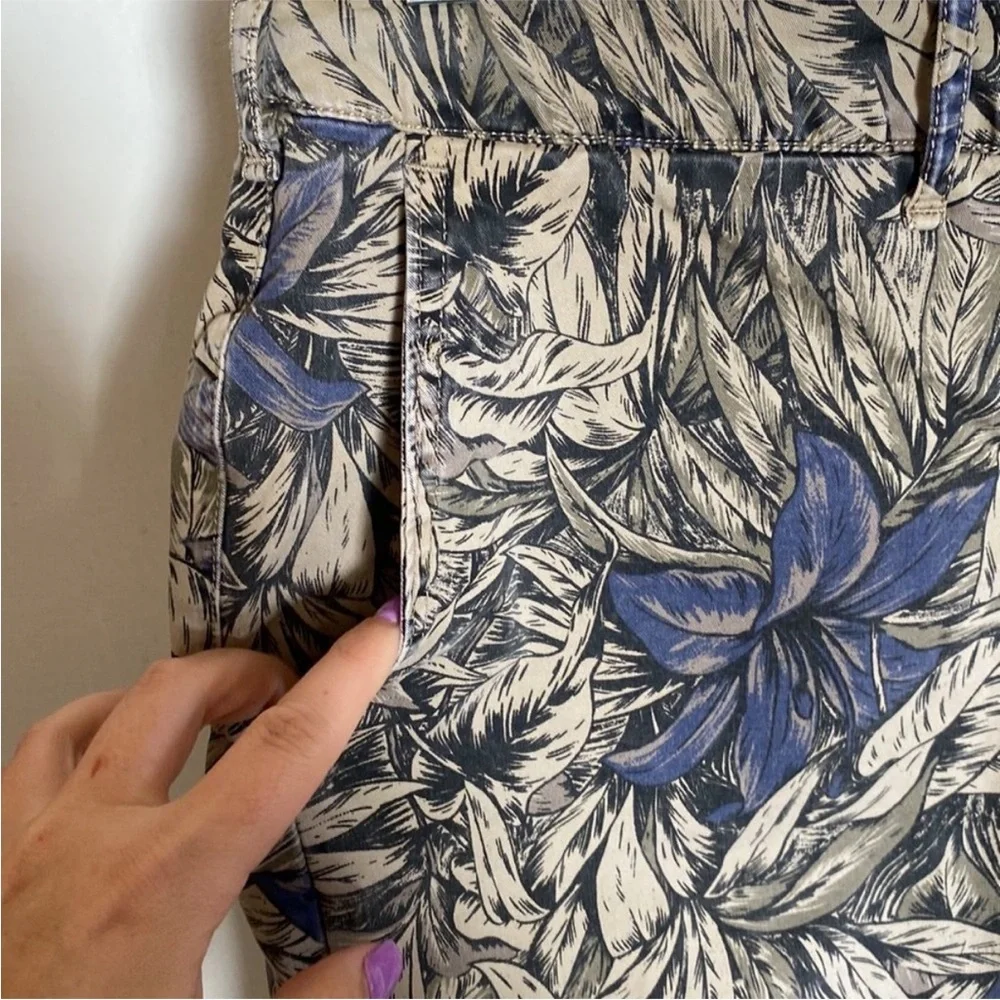 Abercrombie Fitch Shorts Floral tropical Print Stretch
Size 34 - Picture 7 of 12